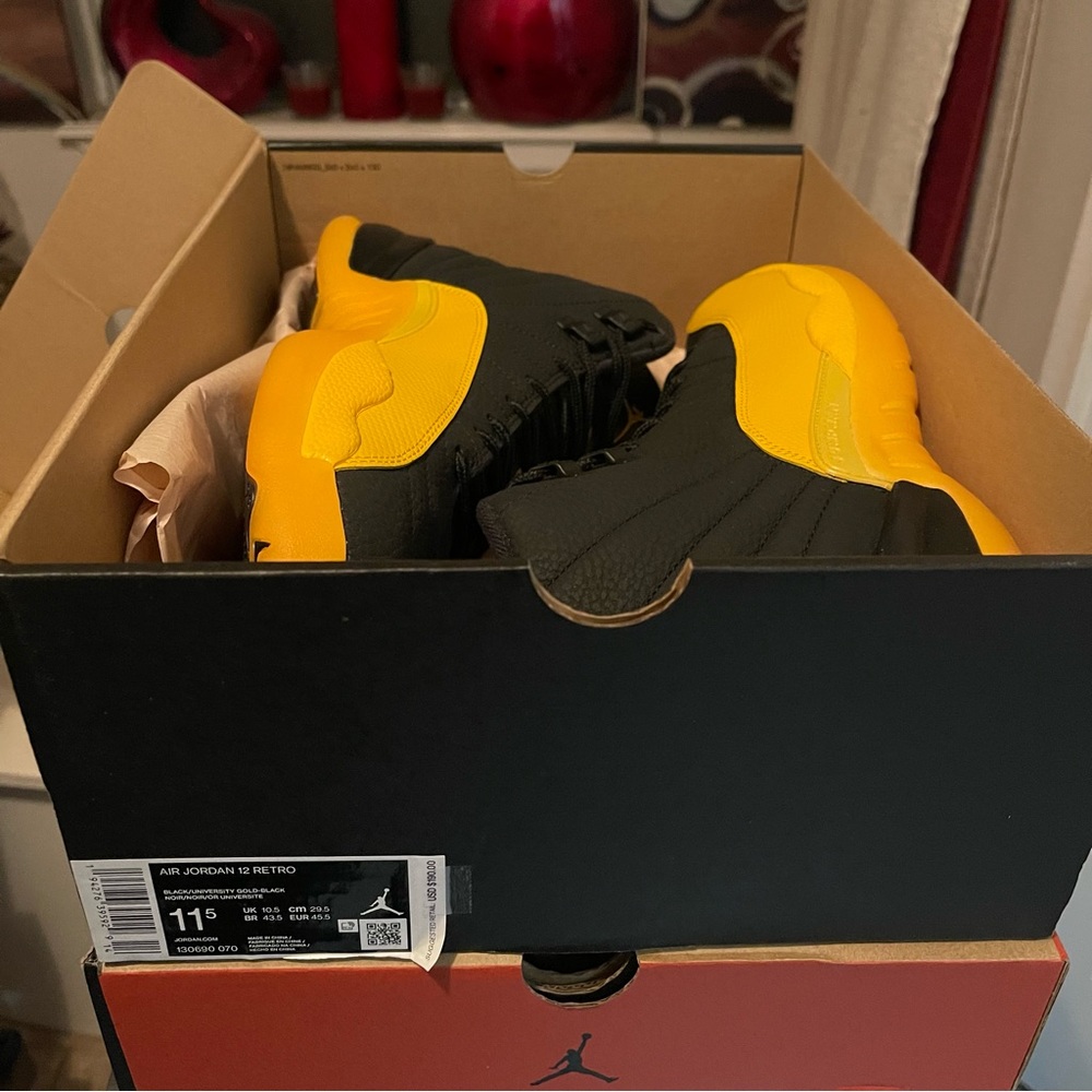 🔥🔥AIR JORDAN 12🔥🔥 - Picture 2 of 2